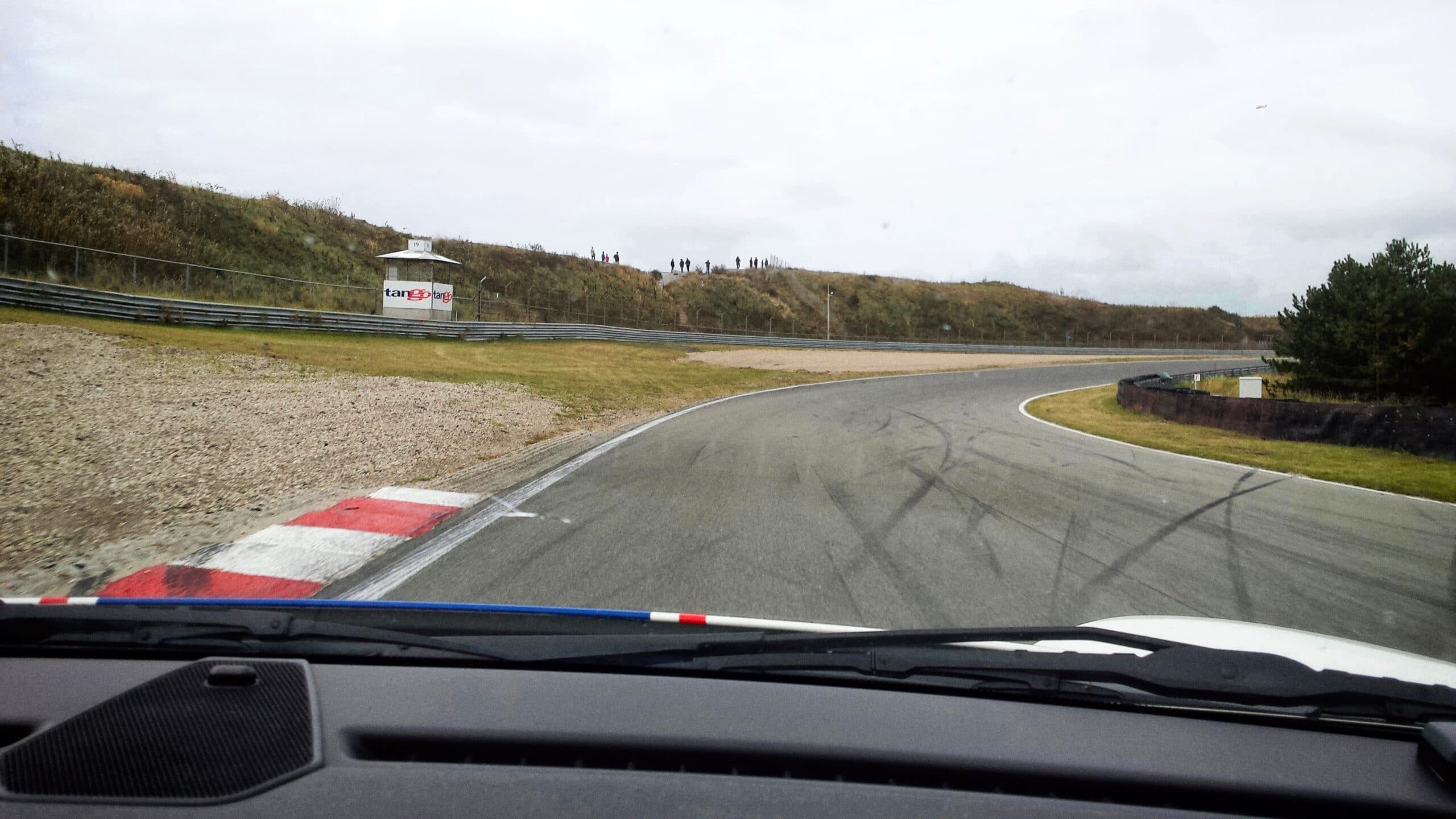 Dashcam in de supercars van Race Planet op Circuit Zandvoort met de onboard camera.